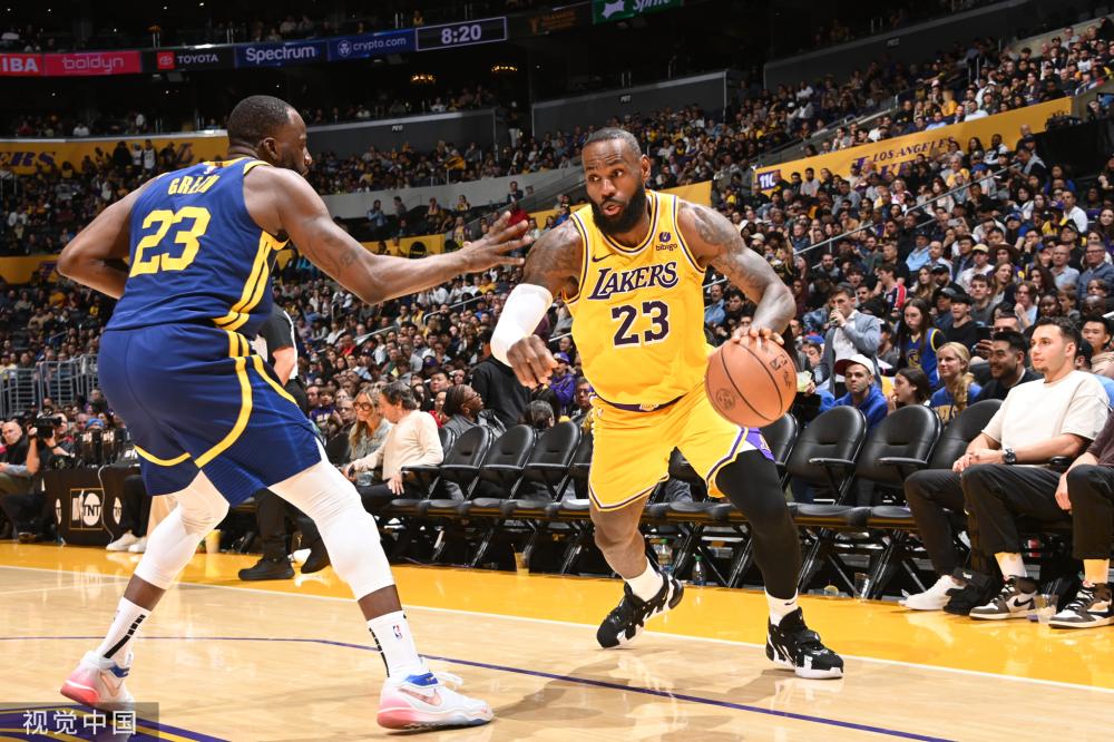 与阿尔瓦雷 与阿尔瓦雷