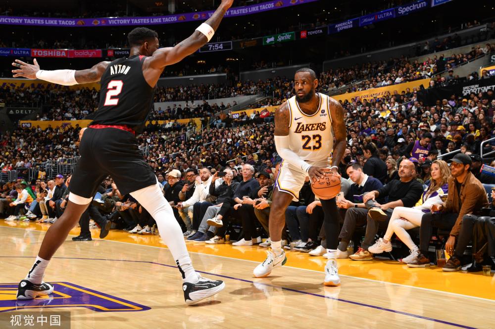 铺平前进的 铺平前进的